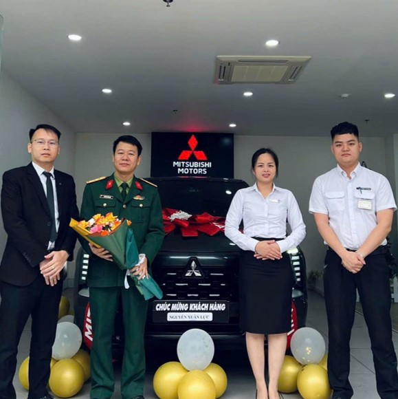 tuân mitsubishi ninh bình giao xe 2